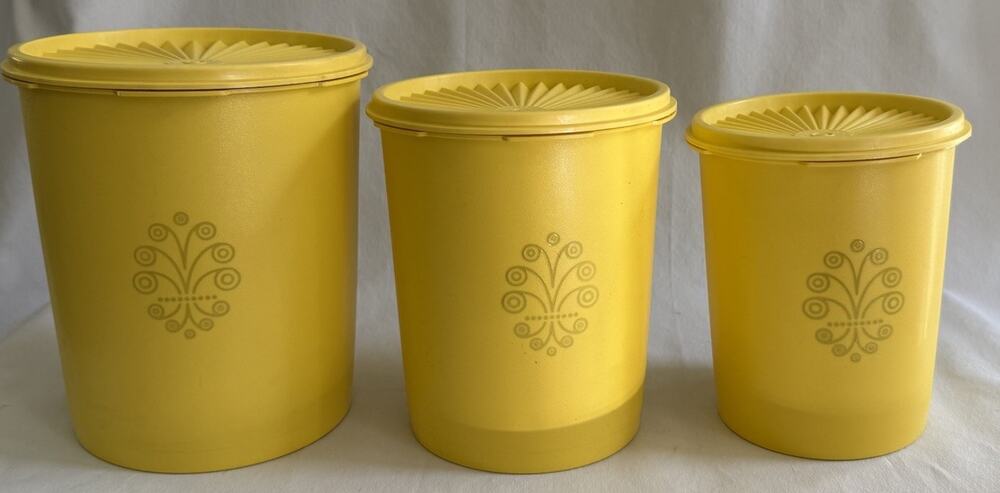 Set of 3 VINTAGE TUPPERWARE CANISTER W/LID SUNSHINE YELLOW NESTING CANISTERS